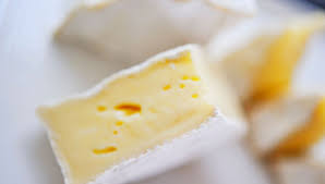 Detailed translations for fromage qui pue from french to english. Le Geramont Le Fromage Lorrain Qui Cartonne En Allemagne
