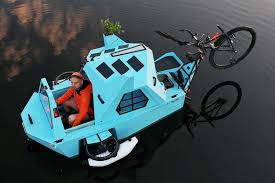 Z Triton Is A Frankenstein House Boat Trike Mash Up Man Of Many In 2020 House Boat Micro Camper Trike