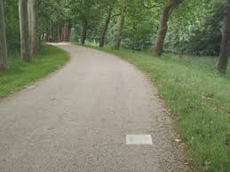 Bicycle routes, green space and sustainable accommodations await you! V80 Canal Des Deux Mers A Velo Partie Haute Garonne Sud Est Af3v