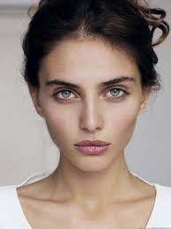 Nobody remains forever beautiful so i propose faces of lesser known french women of different era s but who were all considered beautiful in their time… i think it is leatitia casta. Natural Makeup Rosie Huntington Whiteley Simple Makeup Tutorial Including A List Of All The Beauty Tips Every Girl Should Know Beauty Natural Makeup Looks