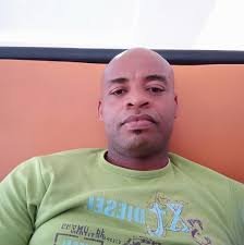 Sabon Sara Poll unit 16, Gwale LGA Kano state Presidential APC: 284 PDP:299