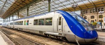 Het uitgaansverbod geldt tussen 19.00 uur en 6.00 uur. Vakantie In Frankrijk Coronamaatregelen In Het Vervoer