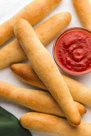 One olive garden breadstick clocks in at 140 calories one breadstick will set you back 140 calories. Olive Garden Breadsticks Recipe Little Sunny Kitchen