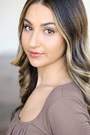 Sasha Mayes's Instagram, Twitter & Facebook