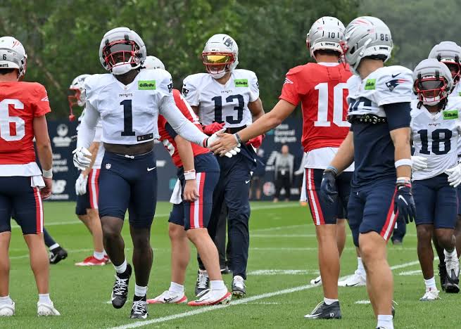 A.J. Brown shines again during Patriots practice, then makes an early exit  - masslive.com