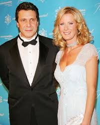 Sandra lee is an american television personality along with a famous chef of the united states. Sandra Lee S First Thought About Boyfriend Andrew Cuomo Was Super Racy