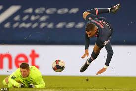 Psg eventually capitalised on their dominance 34 minutes in. Paris Saint Germain 4 0 Montpellier Kylian Mbappe Scores Twice In Thumping Psg Win Aktuelle Boulevard Nachrichten Und Fotogalerien Zu Stars Sternchen