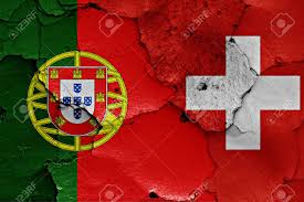 Parce que le drapeau de tel ou tel état a été modifié ou remplacé. Drapeaux Du Portugal Et De La Suisse Peints Sur Un Mur Craque Banque D Images Et Photos Libres De Droits Image 74779738