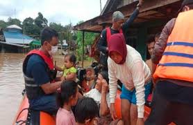 Muhammad salahuddin ariza menyumbangkan satu unit mobil ambulance. L2q3uulbzncxnm