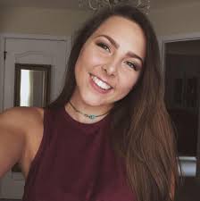 Melanie Queen's Instagram, Twitter & Facebook