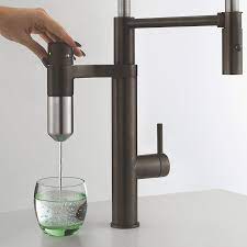 Spritziges sprudelwasser direkt aus dem wasserhahn. Sodaarmatur Sprudelwasser Aus Dem Wasserhahn
