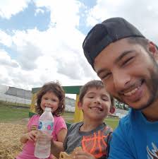 Can someone help a disabled couple in Muncie with their broken down car?