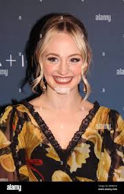 Kelly Erdmann's Instagram, Twitter & Facebook