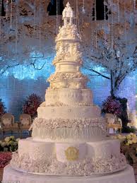 Are These The Most Elaborate Wedding Cakes Of All Time Huge Wedding Cakes Extravagant Wedding Cakes Castle Wedding Cake