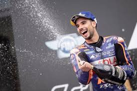 a bola o português miguel oliveira (ktm) terminou em 19.º lugar tribuna expresso a nova época traz uma nova casa a miguel oliveira, que na época de 2021 (que arranca este fim de semana no qatar) vai correr na. Motogp Star Miguel Oliveira Set To Marry His Step Sister After Secret Romance