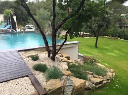 Piscine Debordement Beton Cout Devis Et Construction Piscines Hdp En 2020 Piscine A Debordement Construction Piscine Piscine