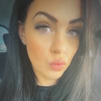 Leanne Porter's Instagram, Twitter & Facebook