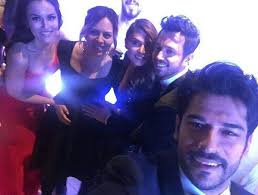 Fahriye Evcen Burak Ozcivit Murat Boz Asli Enver Kardesimbenim Burak Ozcivit Concert Fictional Characters