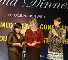 He rose through the ranks of umno's youth wing in the 1990s, becoming its national chief in 1998. Seameo Secretariat