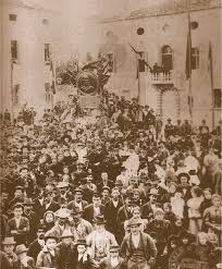 Piazzetta Alberto Mario gremita di gente il 20 settembre 1897, giorno... |  Download Scientific Diagram