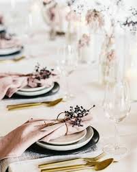 Come realizzare segnaposti elegantissimi per il matrimonio tutorial. Una Ricca Collezione Di Immagini Per Dei Segnaposto Matrimonio A Cui E Possibile Ispirarsi Alcune Decorazioni Per Tavolo Segnaposto Matrimonio Tavoli Di Nozze
