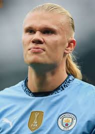 Erling Haaland finally ends his goalscoring drought in the Champions League  after 543 minutes 💪