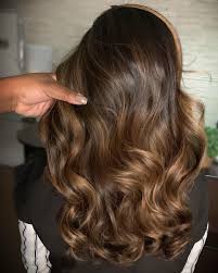 I Love To Lighten Dark Hair To Give An Air Of Elegance In The Wires Cadiveu Grandfather Hairstyle Lightening Dark Hair Hair Styles Hair Highlights