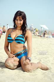 Telugu movie item SANJANA hot legs and feet on beach! - Indian Femdom Forum