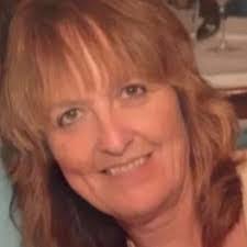 Shelly Lincoln's Instagram, Twitter & Facebook