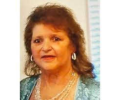 Maxine Gainey's Instagram, Twitter & Facebook