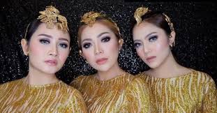 Mantan personel trio macan, yuselly agus stevy alias chacha sherly dikabarkan meninggal dunia. Personel Trio Macan Luka Berat Akibat Kecelakaan Di Tol Bawen Semarang Bagian 1