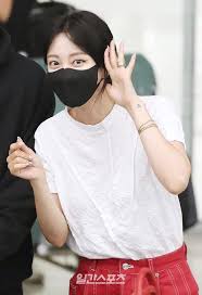 귀국´ 한예슬, 코로나19 극복 위해 5000만원 기부[공식] - 일간스포츠