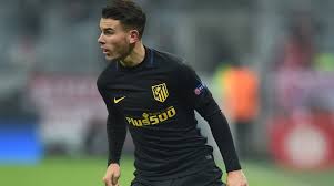 Lucas francois bernard hernandez, a.k.a lucas hernandez is a french international footballer and currently plays for spanish club atletico madrid as a left back or a central defender. Atletico Madrid Defender Lucas Hernandez Rejoins Training The Statesman