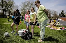 Popular Crystal Lawns principal retires