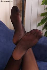 Piedi velati samantha divano 01 116 (piedi-velati-samantha-divano01-116.jpg)  Image - 84096148 - TurboImageHost.com