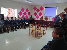 POR EL DÍA DE LA JUVENTUD En el auditorio de la Biblioteca Pública  Municipal "Néstor Gastañadui Sánchez", se reunieron los principales lideres  escolares de 6 instituciones educativas, con las autoridades municipales,  educativas