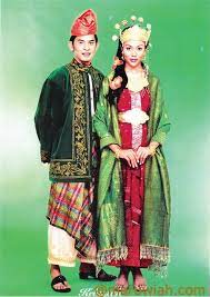 Maybe you would like to learn more about one of these? Pakaian Tradisi Kaum Semenanjung Malaysia Maruwiah Ahmat Culture Clothing Traditional Outfits Traditional Dresses