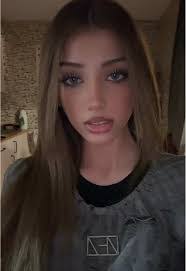 Shanise Davis's Instagram, Twitter & Facebook