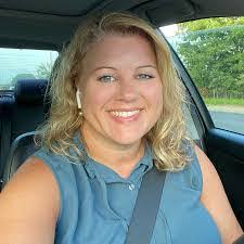 Amanda Efird's Instagram, Twitter & Facebook