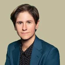 Elizabeth Prudente's Instagram, Twitter & Facebook