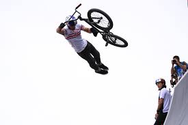 El bmx abarca dos modalidades: Kenneth Tencio O El Inspirador Don De Alguien Que Vuela Sin Considerarse Talentoso