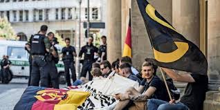 Nun wollen die rechtsextremen aktivisten in halle ein zentrum aufbauen. Identitare Bewegung Gilt Jetzt Als Erwiesenermassen Rechtsextremistisch
