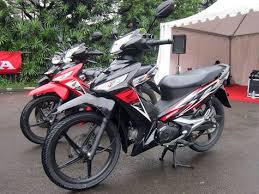 Selain itu dalam memodifikasi motor ini kalian bisa melakukan peningkatkan performa pada motor supra x 125 kalian sendiri. Honda Supra X 125 Fi Terbaru Dibanderol Rp 15 Jutaan Otosia Com