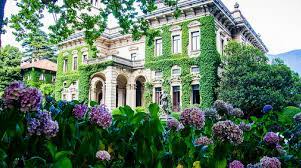 Veduta di villa d'erba a cernobbio durante lo svolgimento del concorso di eleganza villa d'este (2009). Il Parco Di Villa Erba Fito