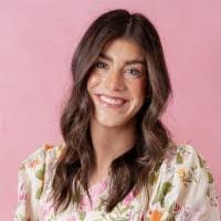 Madeline Hamilton's Instagram, Twitter & Facebook