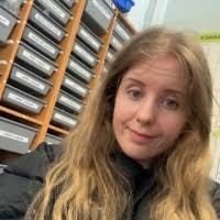 Caitlin Putnam's Instagram, Twitter & Facebook