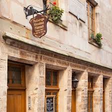 Paris S 12 Best Unknown Landmarks Marais Paris Paris Restaurants Paris