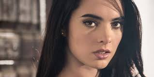 Ville typique de tft(heure de fran?ais sud et antarctique). Scarlet Gruber Alias Andrea Del Junco Des Reves De Danse A Terre De Passion Vudaf