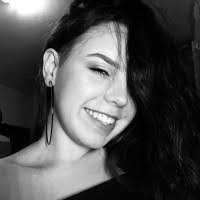 Amanda Fails's Instagram, Twitter & Facebook