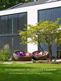 Garten Im Sommer Terrasse Mit Felsenbirne Staudenbeete Mit Graser Perfekter Rasen Ein Pflegeleichter Garten In 2020 Moderner Garten Gartengestaltung Garten Design